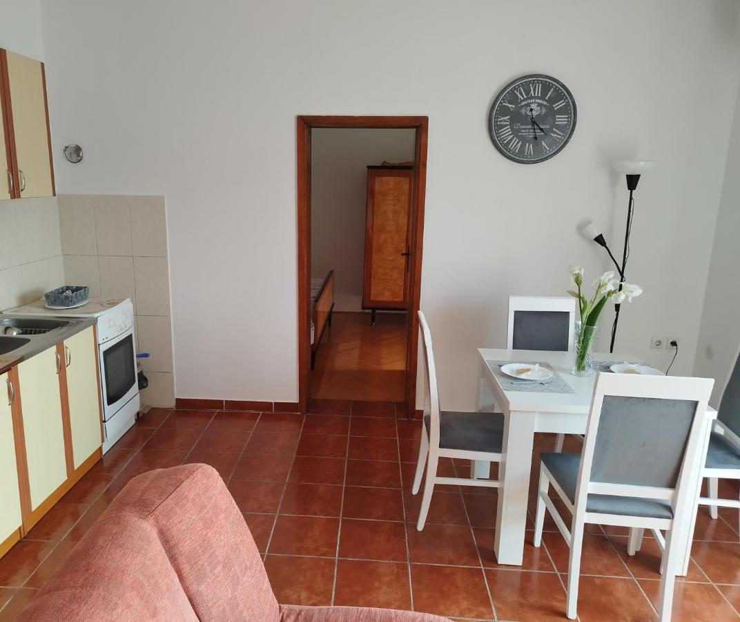 Milka Apartment Kotor Luaran gambar